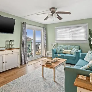 Regency Towers 304 - Gulf Front, Sunset Views, Pool, Hot Tub, Tiki Hut & More! Aparthotel